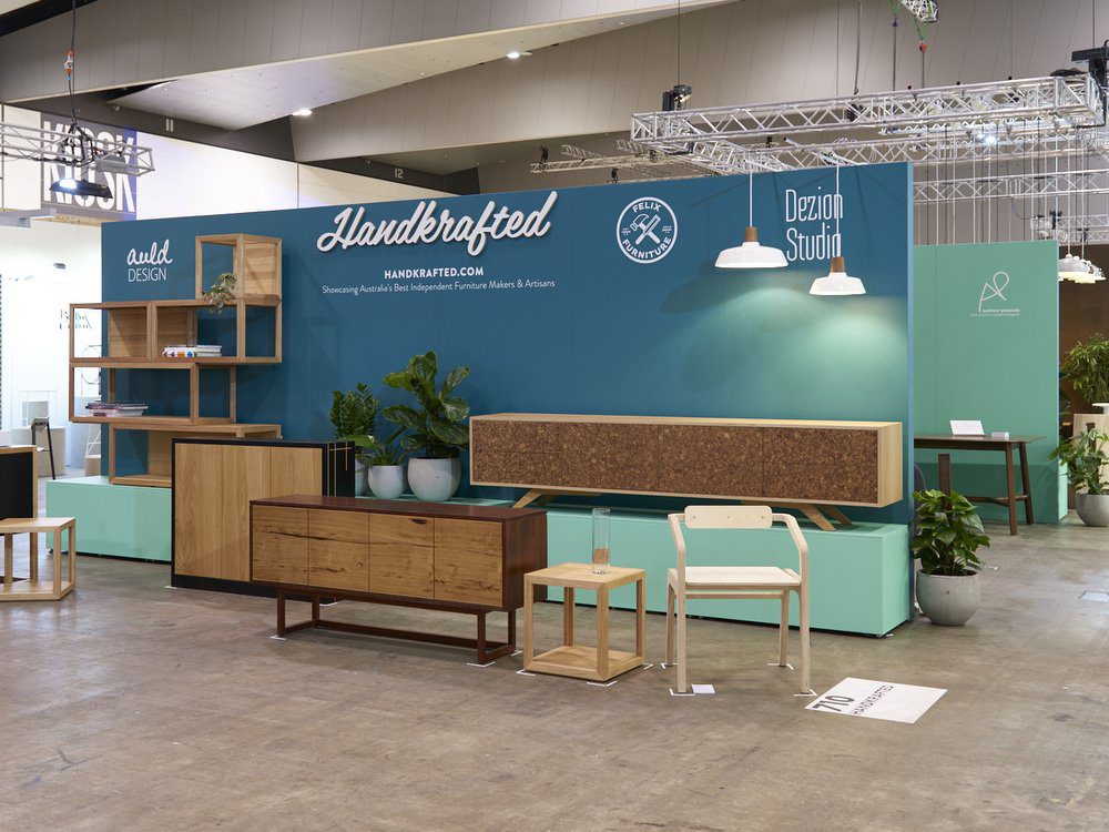 DENFAIR Handkrafted Stand